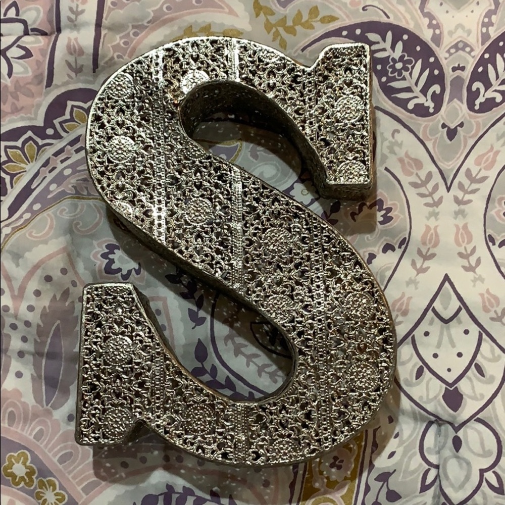 Letter S decor